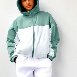 NWOT ARITZIA Tna Hoodie Crowley Bomber Jacket Size M